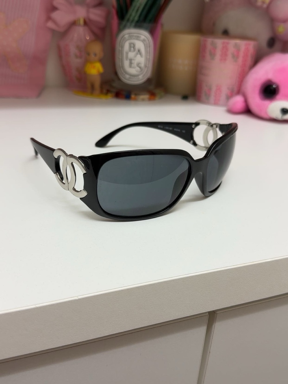 BLACK VINTAGE CHANEL SUNGLASSES